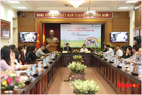 2018-04-19-trao-o-to 03