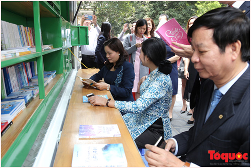 2018-04-19-trao-o-to 04