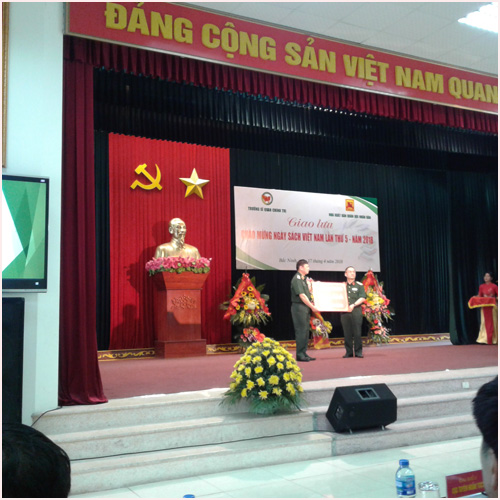 2018-04-23-sq-chinhtri 02