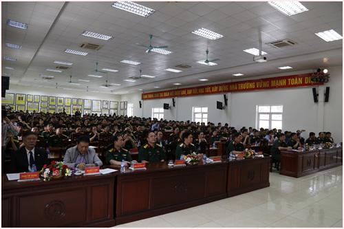 2018-04-23-sq-chinhtri 03