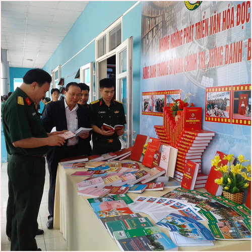 2018-04-23-sq-chinhtri 07