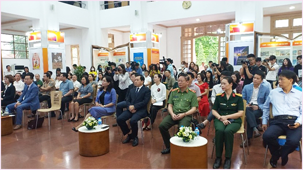 2021-04-20-hoi-sach-03